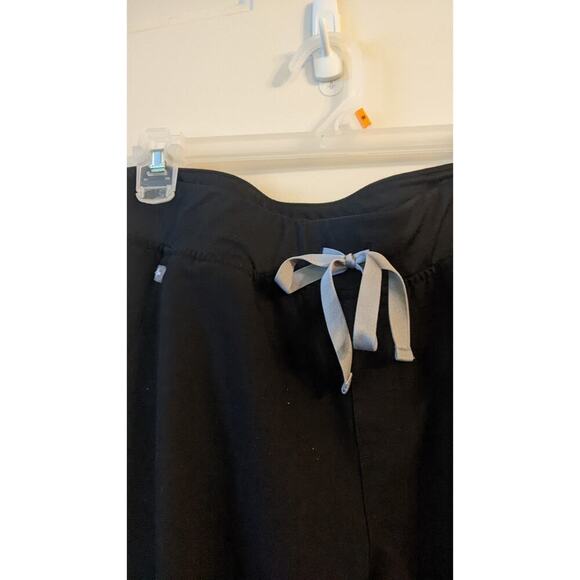 Figs XL Black Drawstring Cargo Pants, Scrubs - Picture 4 of 10